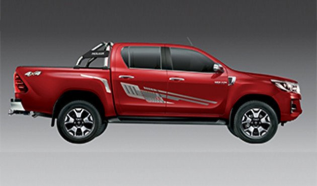 Calco lateral sobre puerta (Hilux)