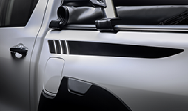 Calco lateral negra Hilux Cabina Doble LD (Hilux 2021)
