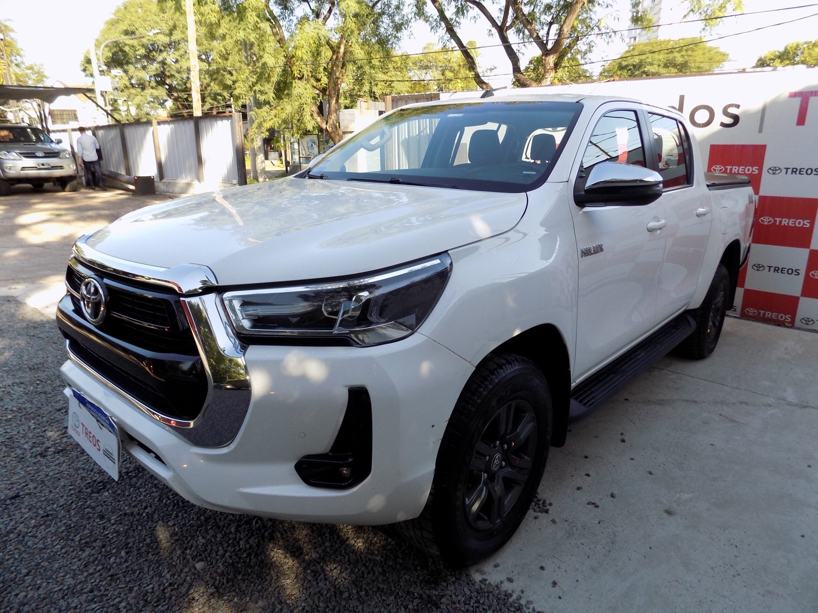 TOYOTA HILUX