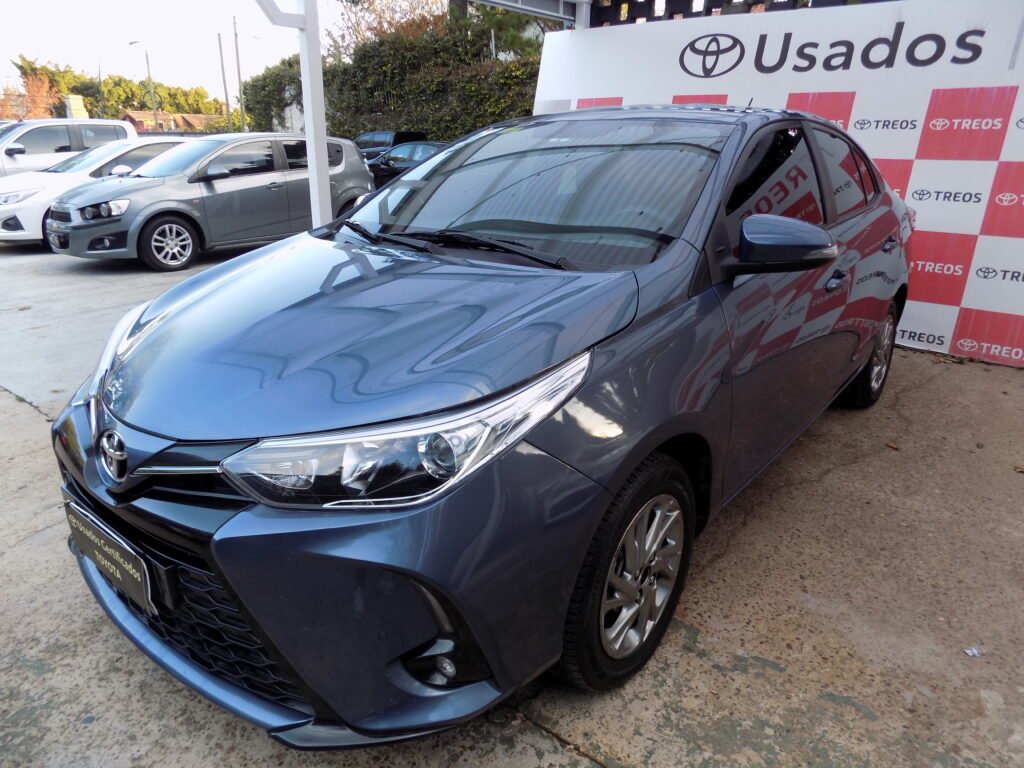 TOYOTA YARIS 2024