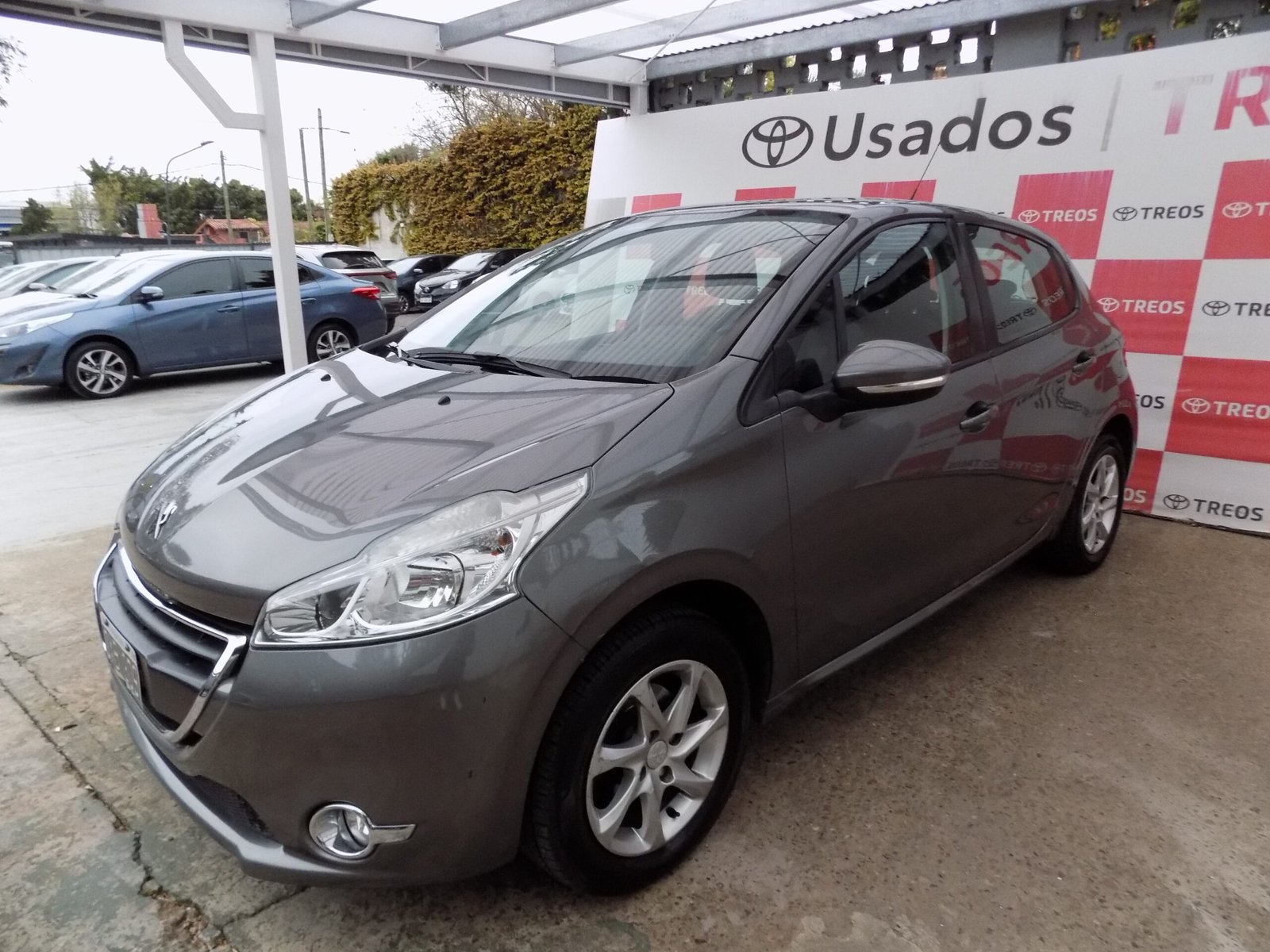 PEUGEOT 208 2015